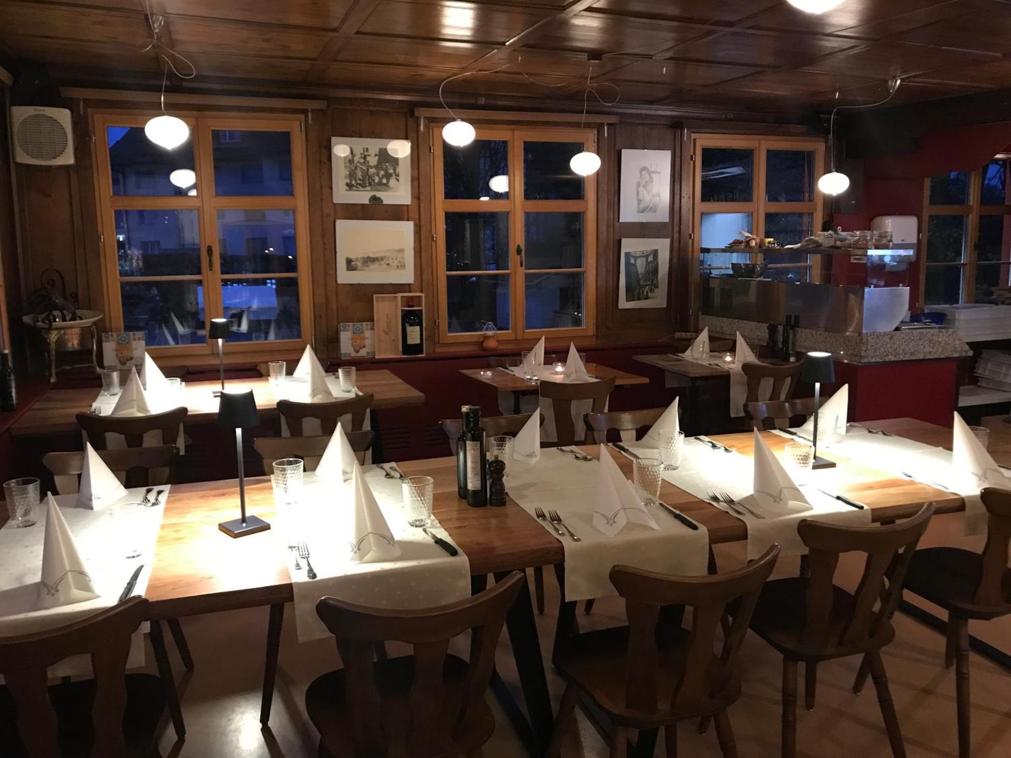 Hotel Restaurant Pizzeria Rotes Haus Münsterlingen Esterno foto
